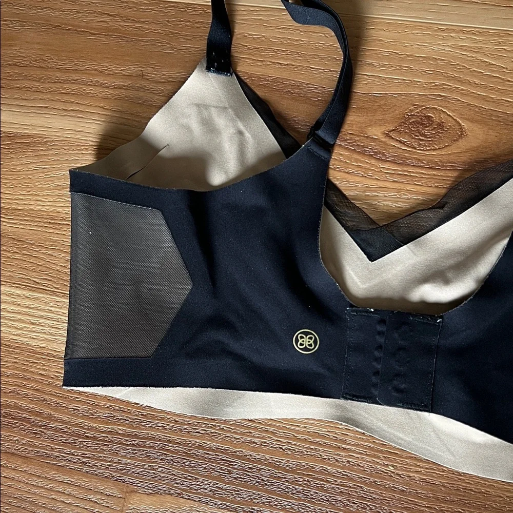 Honeylove Wireless Runway Crossover Bra Vamp Black Nude - Picture 4 of 5